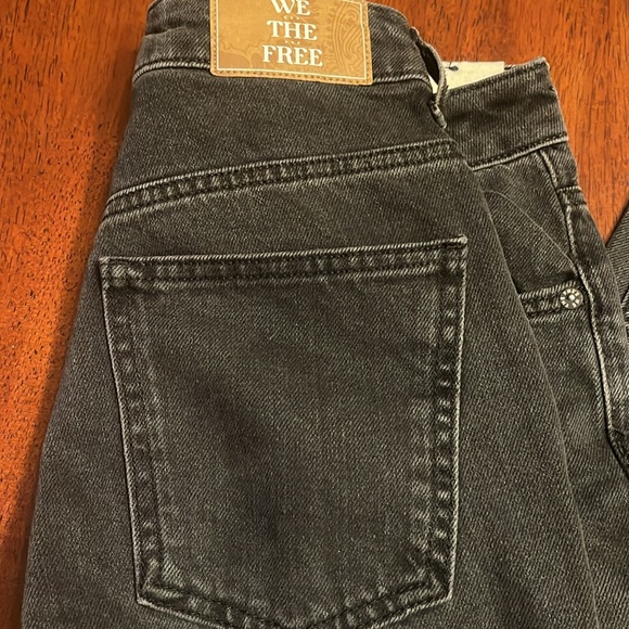 NWT We The Free Pacifica High Rise Slim Straight Leg Size 27 Black Jeans - Picture 2 of 11